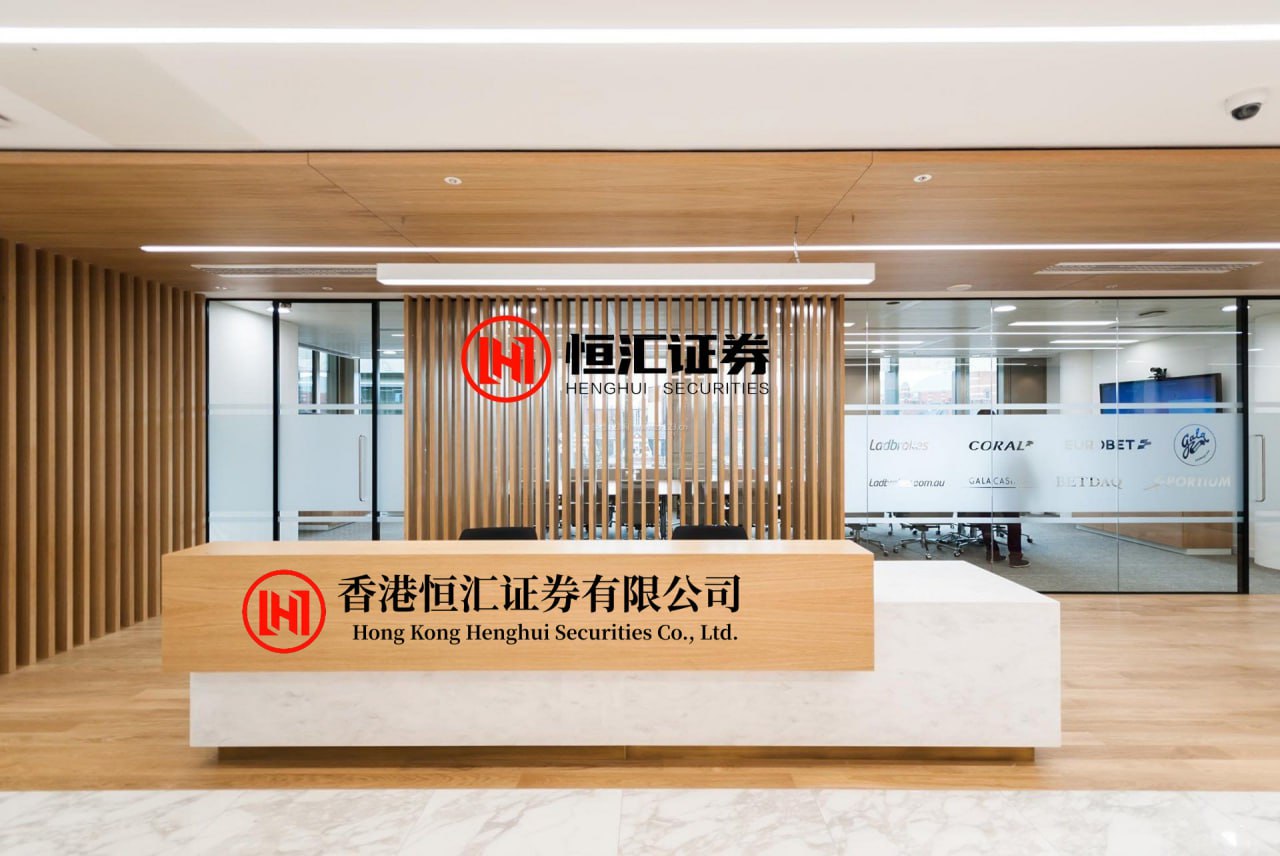 热丰网 大四财女小吴：遇到这种走势，简直防不胜防。典型的诱多陷阱，一不小心就被埋进去了！谁能想到，好不容易走出的大阳线，在攻破阻力位之后，居然马上掉头下转了。走势在高位连续坠落，一下子就完成了多空的转变...